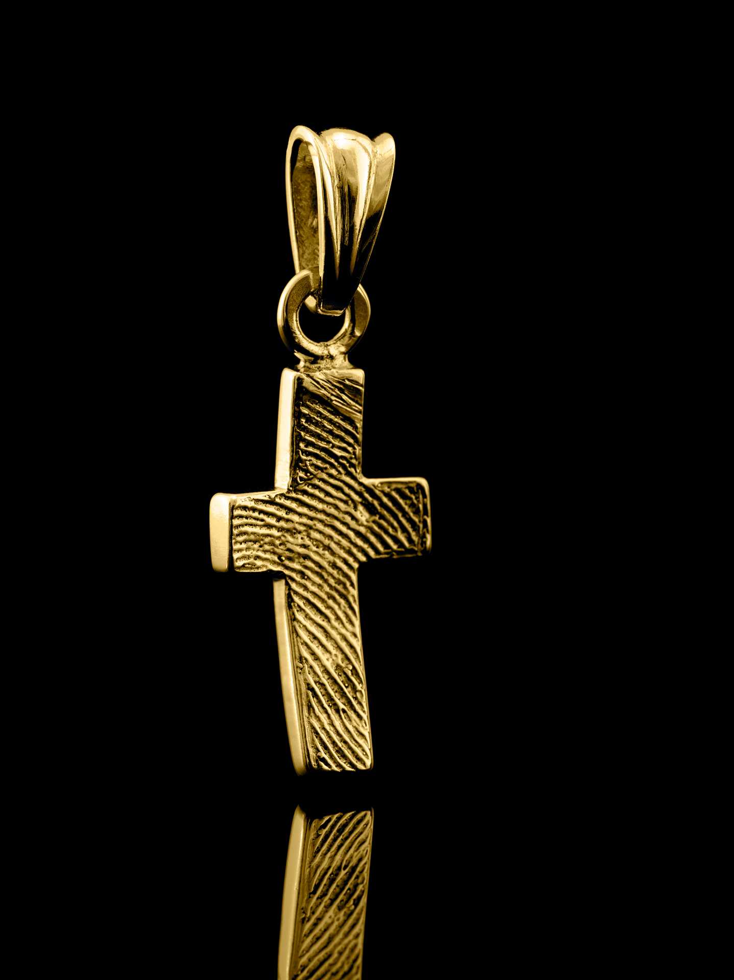 Kreuz als Fingerprint in Gelbgold